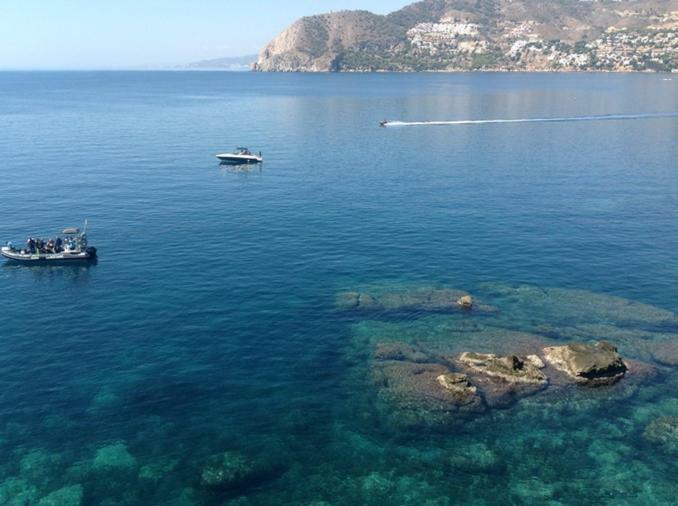 Nice Seafront Apartment Almunecar Bagian luar foto